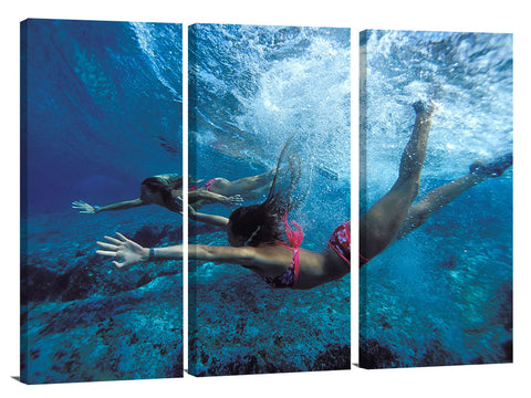 girls swimming beneath the waves, Off The wall,north shore, Oahu